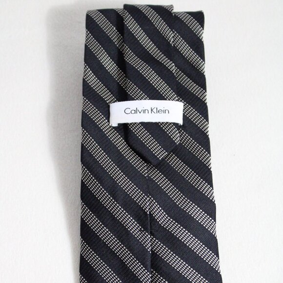 Calvin Klein 100% Silk Tie - Black & Cream Diagonal Stripes - Picture 4 of 6
